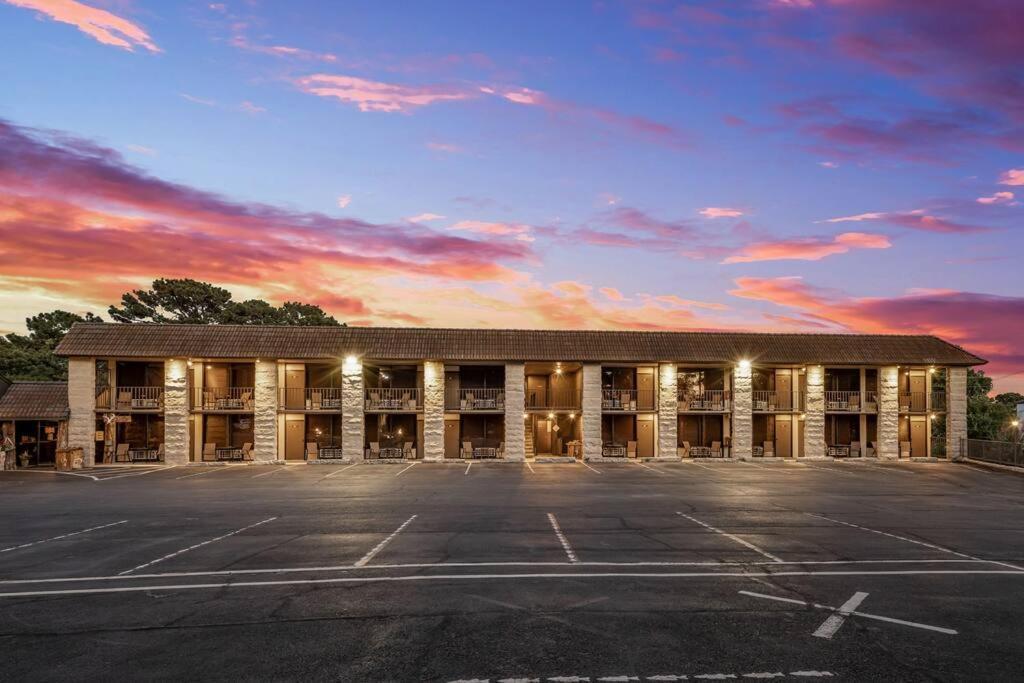Stonegate Bed, Wifi, 50in Roku Tv, Salt Water Pool #109 Apartment *